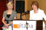 Lucia Mušková, generálna riaditeľka ITAPA predstavuje prednášajúcu Angelu Taylor, ICT Project Manager, Leicestershire County Council,
Velká Británia.