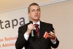 Roman Tiefenbach (QBSW) s prezentáciou Transparentnosť v organizačných procesoch.