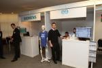 Výstava počas druhého dňa kongresu: stánky SIEMENS a EEA.