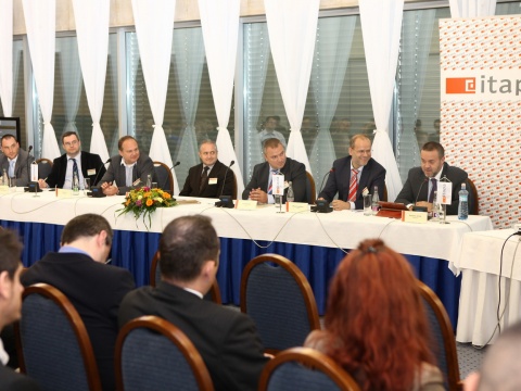 Roundtable Discussion
(eGov At Prese…