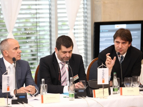 Roundtable Discussion
(eGov At Prese…