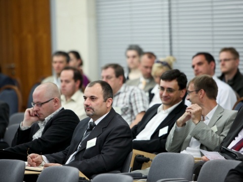 Účastníci konferencie počas prezentác…