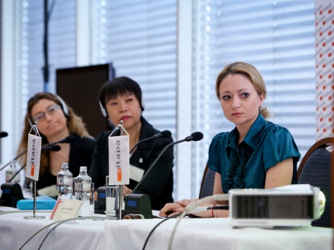 Zľava: Barbara Ubaldi, OECD; Cynthia …