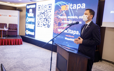 Predseda vlády SR Eduard Heger otvorí druhý deň konferencie Jarná ITAPA 2022 témou „Skvelý nový svet?“