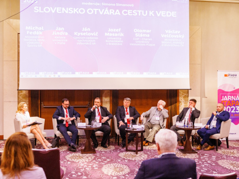 Diskusia: Slovensko otvára cestu vede
