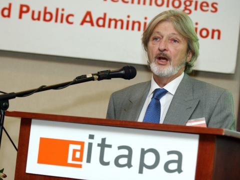 Keynote 6: Roger Clarkson, štátny rad…