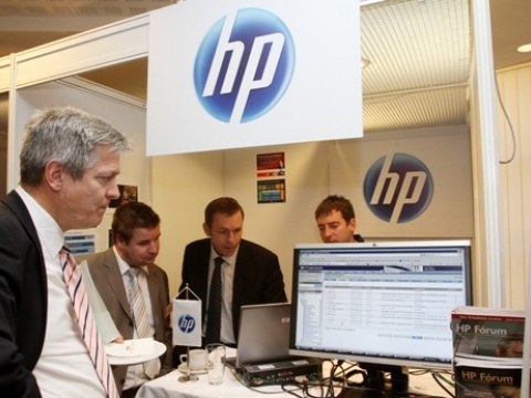Exhibition and stand of HP - golden p…