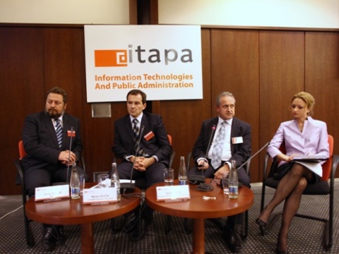 Spíkri sekcie B1 (zľava): Juraj Polák…