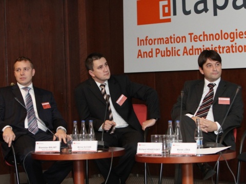 Prednášajúci v sekcii A2 (zľava): Bra…