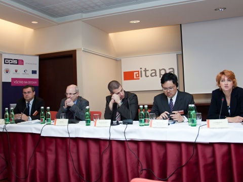 Tlačová konferencia