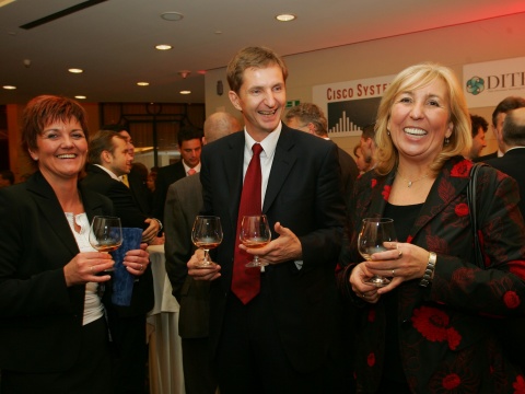 Neformálna atmosféra po ukončení ofic…