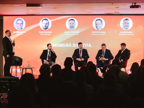 Diskusia "Mobilná identita"