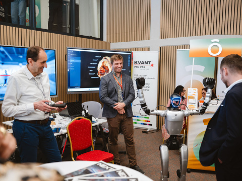 Expo Zone, KVANT exhibitors, and robo…