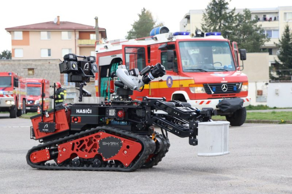 Ministerstvo vnútra SR na Jarná ITAPA 2026: Hasičské roboty, drony aj miniponorka
