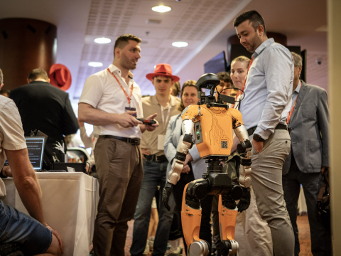 Prvý robotický spíker na Slovensku